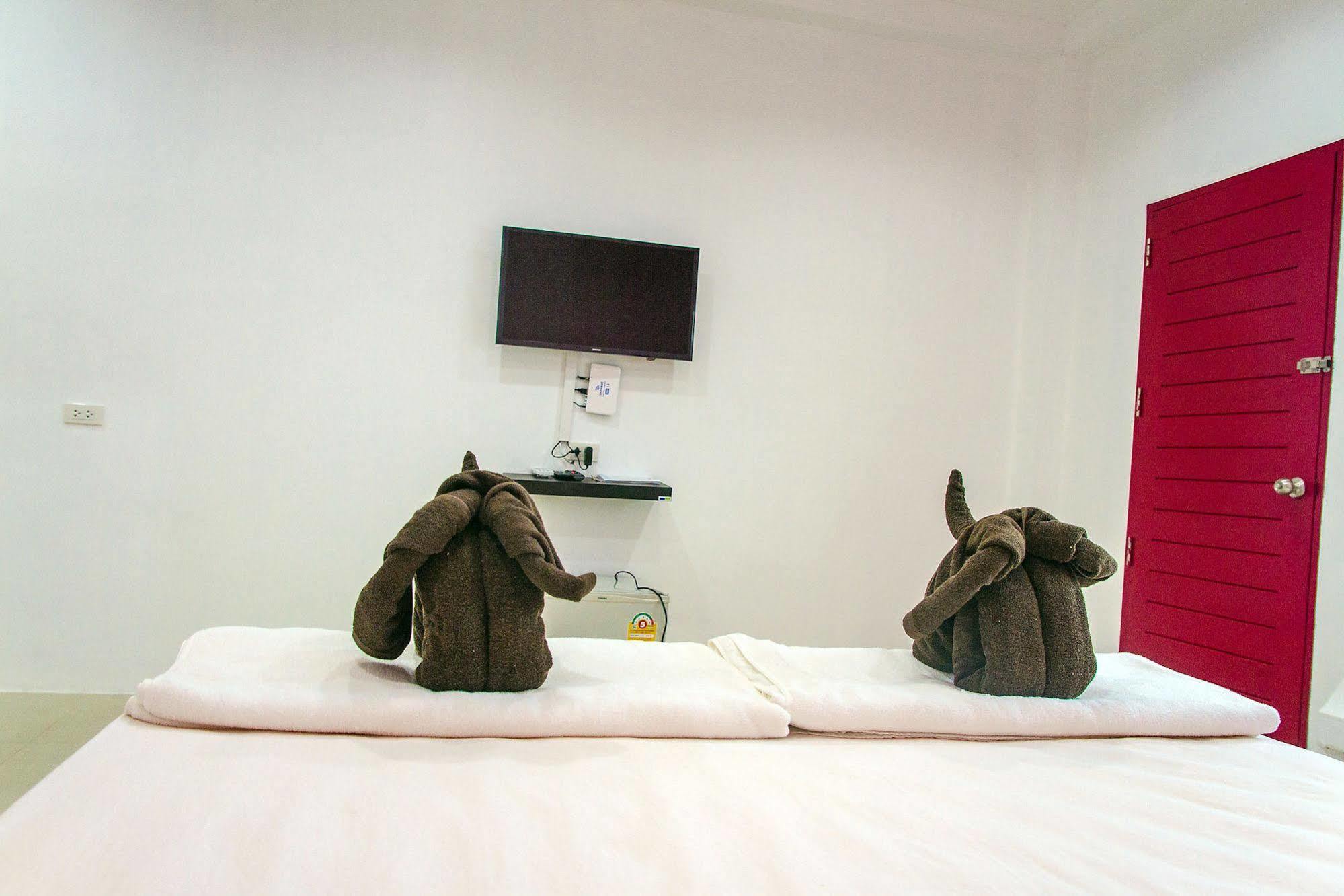 Keereelay Hotel Koh Lanta Bagian luar foto