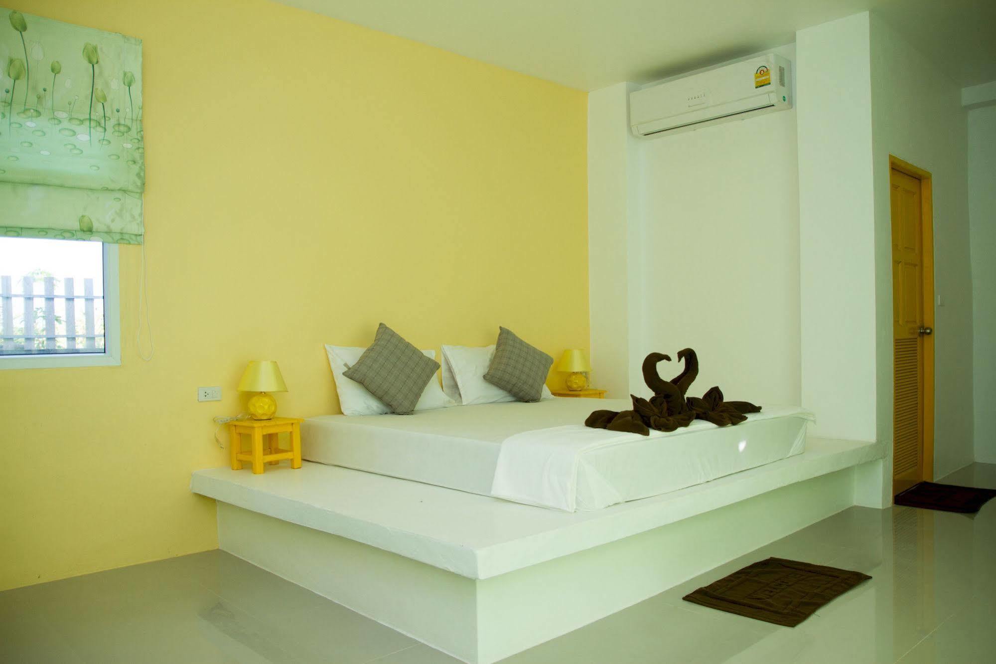 Keereelay Hotel Koh Lanta Bagian luar foto